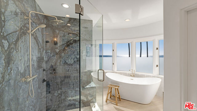 31272 Broad Beach Road, Malibu CA: https://media.crmls.org/mediaz/0aebd046-ed5c-4862-89e7-00204d5cf9a2.jpg
