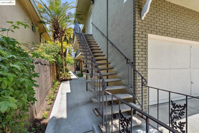 2028 Damuth St, Oakland CA: https://media.crmls.org/mediaz/0aec4da4-daf2-44a4-b065-742c95a4865f.jpg