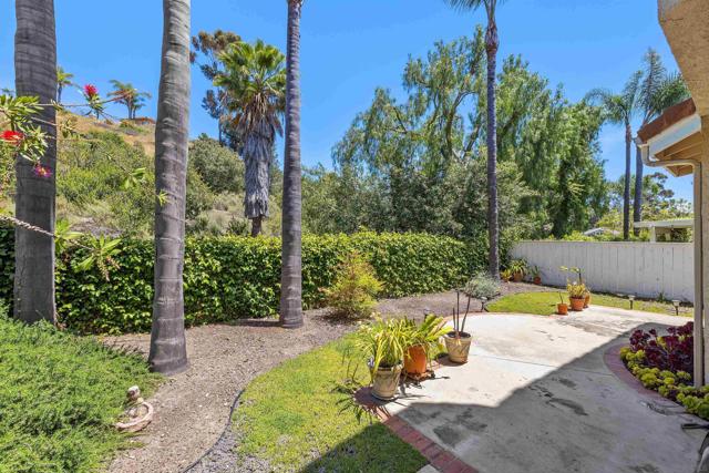 11389 Via Playa De Cortes, San Diego CA: https://media.crmls.org/mediaz/0aed1d04-8b5b-4f1c-9772-d43a5aeed5a1.jpg