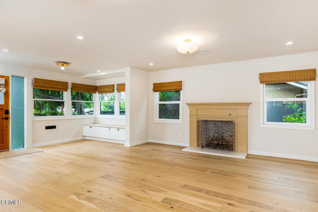 987 Bell Street, Pasadena CA: https://media.crmls.org/mediaz/0aed4924-ad9e-41f4-b428-4ea03ad9e7a3.jpg