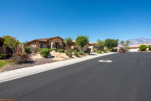 164 Via Milano, Rancho Mirage CA: https://media.crmls.org/mediaz/0aeda391-1f96-4438-b917-d9c393d3224b.jpg