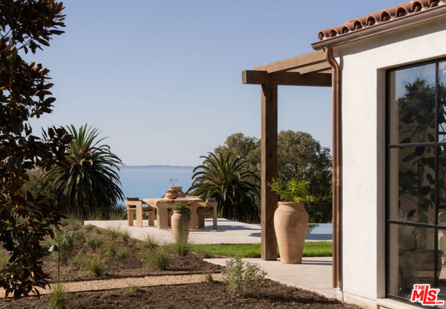 4200 Marina Drive, Santa Barbara CA: https://media.crmls.org/mediaz/0aede586-36e8-4b62-b000-e3d7e2b5e4be.jpg