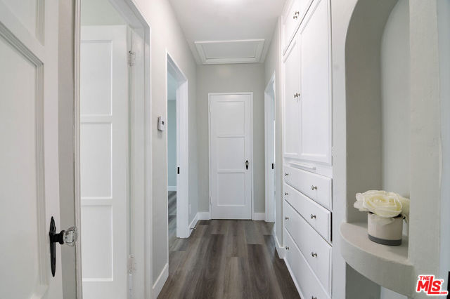 8456 Byrd Avenue, Inglewood CA: https://media.crmls.org/mediaz/0aee6aca-41d1-46ae-9ea2-4f89f4fcc8e2.jpg