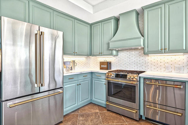 10 Colonial Drive, Rancho Mirage CA: https://media.crmls.org/mediaz/0aeebadd-021a-483c-89b7-44b7fd746c26.jpg