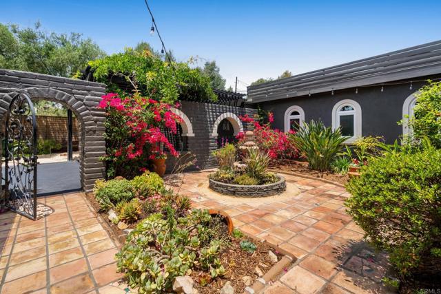 16851 Orchard Bend Road, Poway CA: https://media.crmls.org/mediaz/0aeee6ac-23b6-4bc5-8c6d-48f93f807b26.jpg
