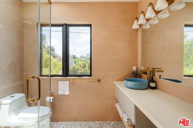 12220 Benmore Terrace, Los Angeles CA: https://media.crmls.org/mediaz/0aeeeac3-85da-413c-81f4-a88b610b0fe5.jpg