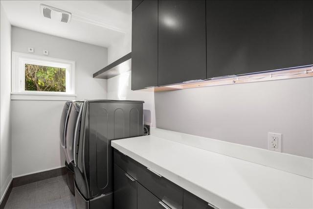 16760 Magneson Loop, Los Gatos CA: https://media.crmls.org/mediaz/0aef6606-a05f-4e0a-b0a9-17c9bba09a18.jpg