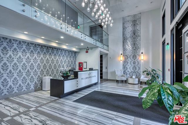 Drew Fenton | 441 S Barrington Avenue Los Angeles CA | MLS: 7091568