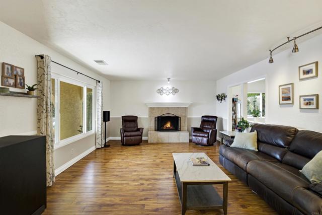 Detail Gallery Image 6 of 74 For 1222 Sheridan Ave, Escondido,  CA 92027 - 3 Beds | 2 Baths