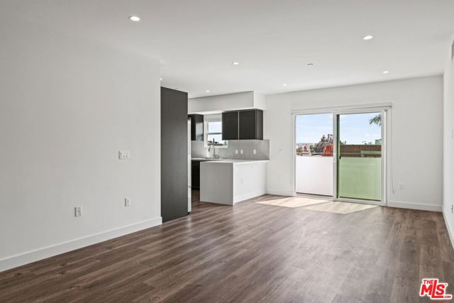 1830 Selby, Los Angeles CA: https://media.crmls.org/mediaz/0af02310-2b5e-4820-83d6-a529ad3176a5.jpg