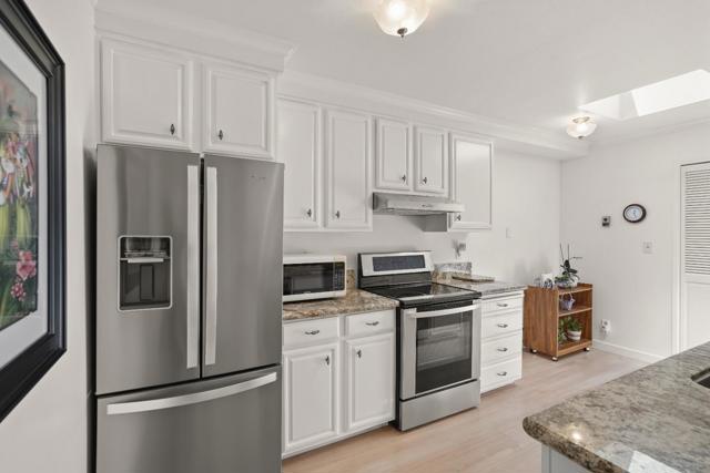 1500 Willow Avenue, Burlingame CA: https://media.crmls.org/mediaz/0af0a821-cb6e-423e-b731-943658813c8f.jpg