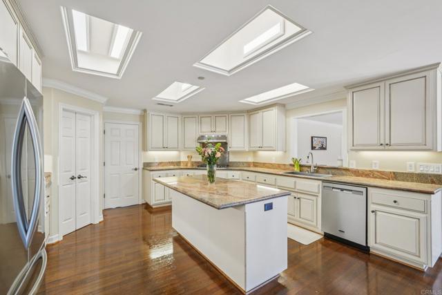 Detail Gallery Image 11 of 49 For 707 S Live Oak Park Rd, Fallbrook,  CA 92028 - 4 Beds | 4 Baths