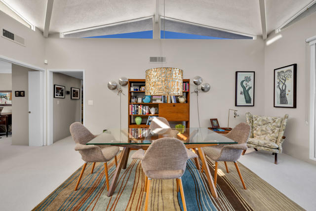 246 E Avenida Granada, Palm Springs, CA 92264