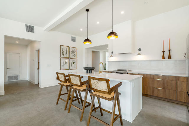 361 W Sunview Avenue, Palm Springs CA: https://media.crmls.org/mediaz/0af24aae-b8a8-4f80-ae6a-59eb85bb2f06.jpg