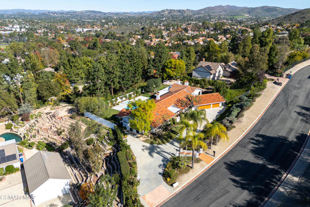 87 Pinecrest Road, Westlake Village CA: https://media.crmls.org/mediaz/0af361eb-fd37-42d2-a38e-fecbfc1d66f3.jpg