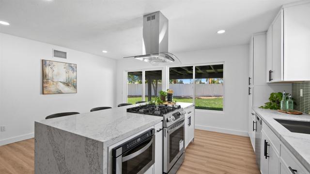 Detail Gallery Image 8 of 32 For 529 Valley Meadow Pl, Escondido,  CA 92027 - 3 Beds | 2 Baths