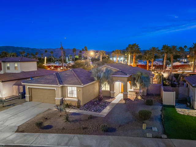 43820 Cape Cod Court, Indio CA: https://media.crmls.org/mediaz/0af4d4a9-da09-40df-96f9-30441968e6b6.jpg