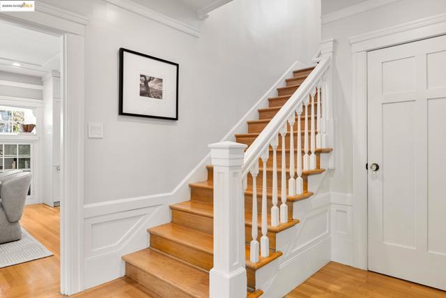 2842 Ashby Ave, Berkeley CA: https://media.crmls.org/mediaz/0af4db61-a685-44f9-9a39-85c40b10ff7d.jpg