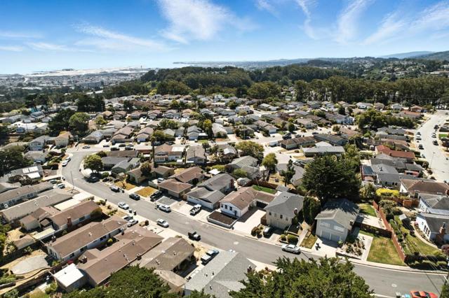 2621 Heather Lane, San Bruno CA: https://media.crmls.org/mediaz/0af50b41-af3e-44ac-9bd7-76d5bc98105c.jpg