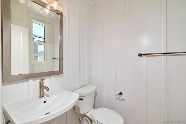 563 N Vulcan Ave, Encinitas CA: https://media.crmls.org/mediaz/0af55ce5-a938-4102-bdfb-2ac0d1d7f150.jpg