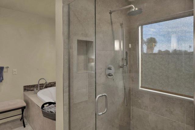 48320 Beverly Drive, Palm Desert CA: https://media.crmls.org/mediaz/0af5c26f-7873-4fe2-8a79-e6be37acf74e.jpg