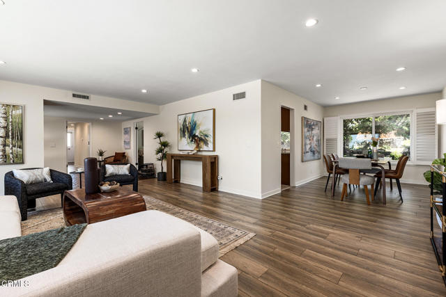 2365 Henrietta Avenue, La Crescenta CA: https://media.crmls.org/mediaz/0af62118-b841-4f08-bcbb-68f19ca4a4a3.jpg