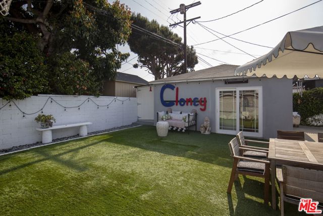6616 W 87th Street, Los Angeles CA: https://media.crmls.org/mediaz/0af6237d-c856-4446-b950-b00c43fef4be.jpg
