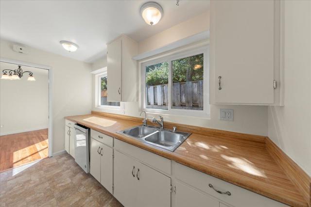 41 Ralston Drive, Monterey CA: https://media.crmls.org/mediaz/0af6e3a5-faff-46ca-ac40-b7e74d57b75f.jpg