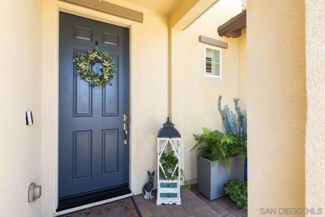1217 Stockton Pl, Escondido CA: https://media.crmls.org/mediaz/0af6fb5e-369d-476f-a4ea-011401aa45b0.jpg