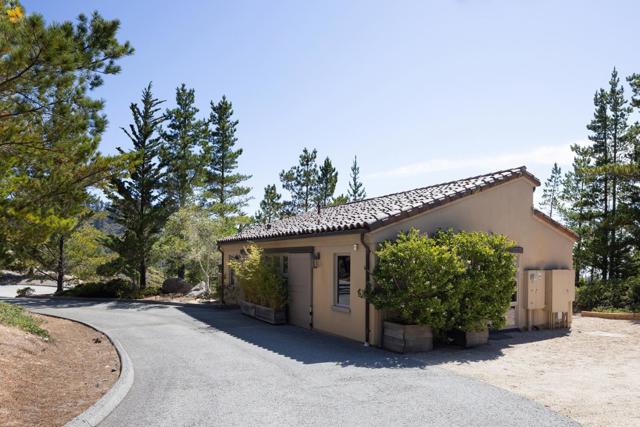 3200 Red Wolf Drive, Carmel CA: https://media.crmls.org/mediaz/0af75650-d319-4ae1-b9d5-5cab7835a6c0.jpg