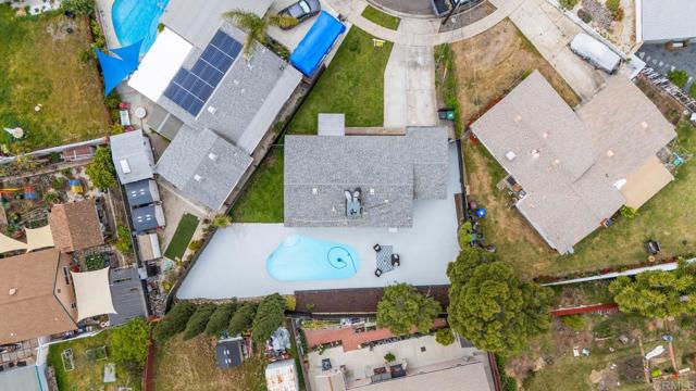5243 Tara Place, San Diego CA: https://media.crmls.org/mediaz/0af7f3d4-9b88-43a3-94da-edb7bb18940c.jpg