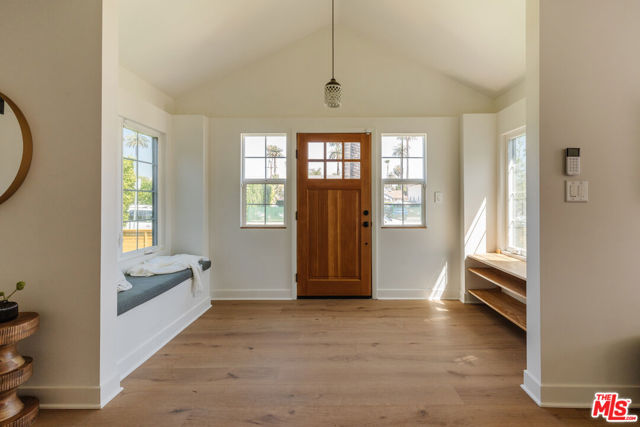 2709 S Harcourt Avenue, Los Angeles CA: https://media.crmls.org/mediaz/0af82782-7fcd-4bf4-a029-4acd8a574e9b.jpg