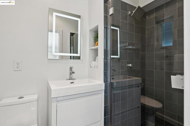 321 Glendale Ave., Oakland CA: https://media.crmls.org/mediaz/0af84f96-6132-4c95-bfa5-8852ba6e8b44.jpg