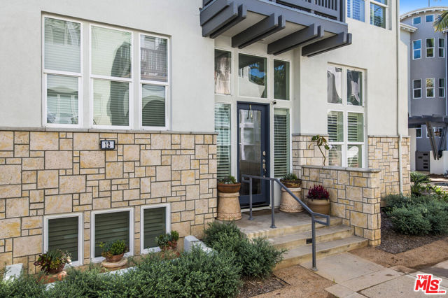 6021 Dawn, Playa Vista CA: https://media.crmls.org/mediaz/0af88b20-9e80-4ac0-954f-2b35ced534e6.jpg
