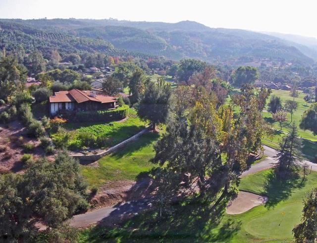 32423 Womsi Rd, Pauma Valley CA: https://media.crmls.org/mediaz/0af9bb9a-c8d8-45d2-a3f6-d49744369041.jpg