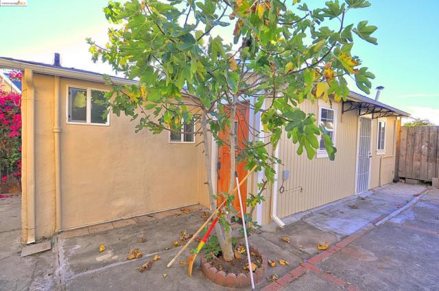 Image 2 of 27 For 3521 Midvale Ave