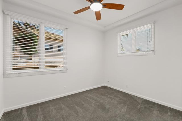 716 Glenview Ln, La Jolla CA: https://media.crmls.org/mediaz/0afbd40a-a0bb-4a1d-8457-bf25e96dc7e8.jpg