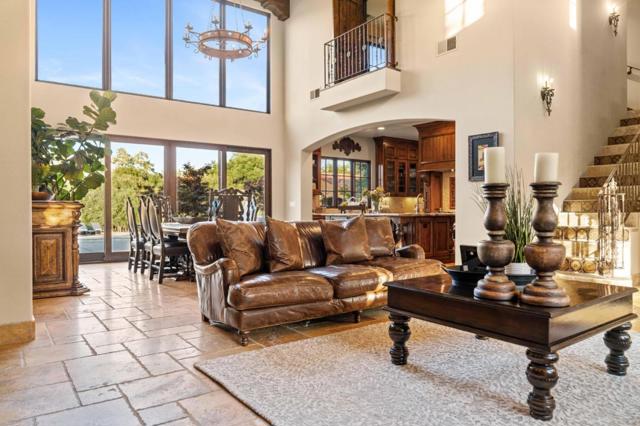 12220 Heritage Way, Gilroy CA: https://media.crmls.org/mediaz/0afc58b8-28e1-4140-80c3-dea1187e5761.jpg