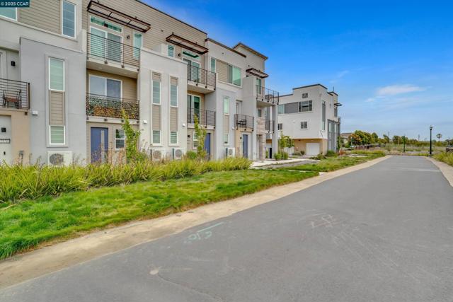 2816 Cathwood Lane, Alameda CA: https://media.crmls.org/mediaz/0afdf7cd-7bb4-437e-9344-c8526855bf37.jpg