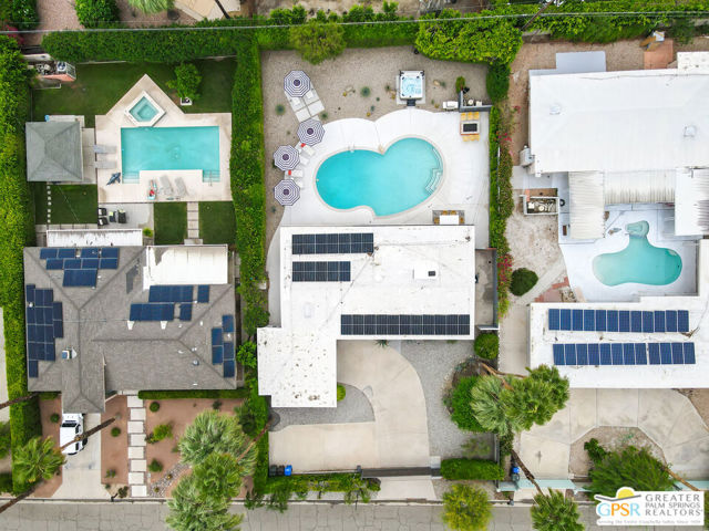 281 E Ocotillo Avenue, Palm Springs CA: https://media.crmls.org/mediaz/0afe18d7-3753-40e4-9de6-50359830e42d.jpg