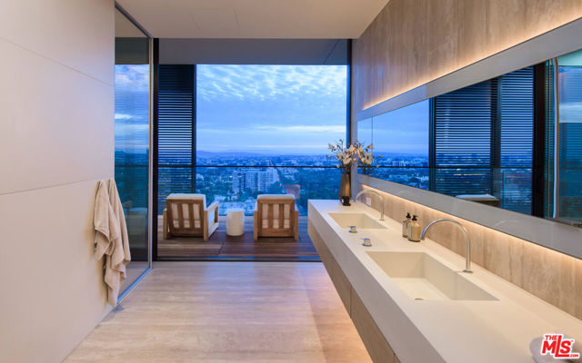 9040 W Sunset Blvd, West Hollywood CA: https://media.crmls.org/mediaz/0afe1f5c-c703-47fe-929c-0d59f8b8b711.jpg