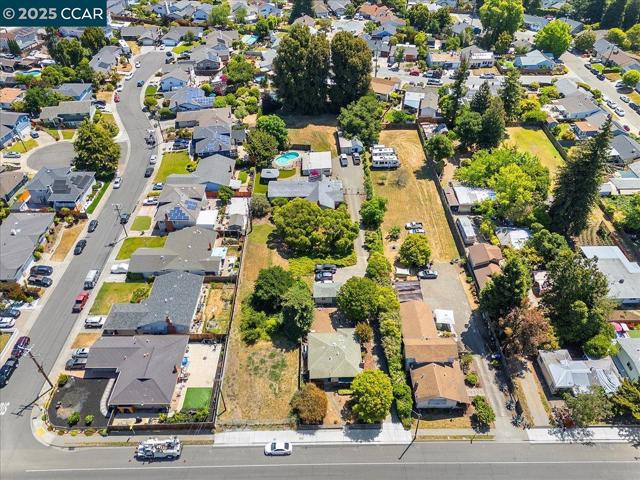 19358 Lake Chabot Rd, Castro Valley CA: https://media.crmls.org/mediaz/0aff1c98-66a0-4670-8e09-bccf25b0a176.jpg
