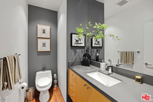 4255 Saint Clair Avenue, Studio City CA: https://media.crmls.org/mediaz/0aff6428-f5c4-4b50-b68c-2a7b3a78683f.jpg