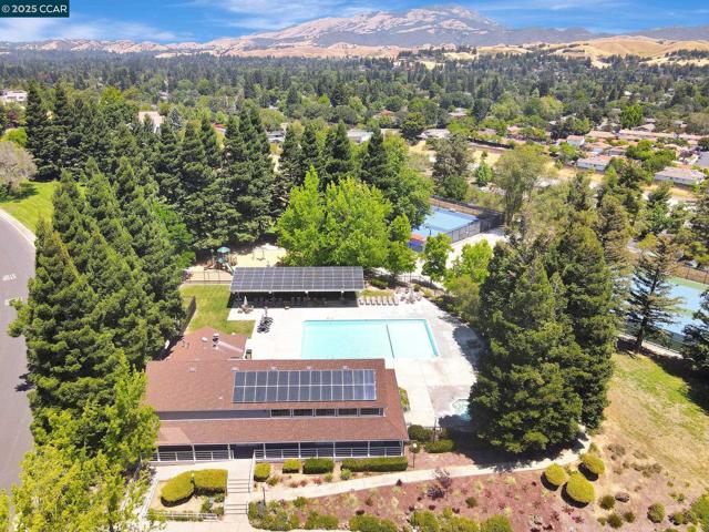 1806 Ridgeland Circle, Danville CA: https://media.crmls.org/mediaz/0aff6578-3172-4ea0-8d19-feda03ac625d.jpg