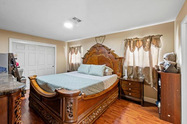 436 N Mercy Springs, Los Banos CA: https://media.crmls.org/mediaz/0afff85e-a766-484c-985a-8c86aea0b582.jpg