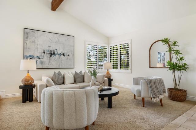28551 Meadow Glen Way W, Escondido CA: https://media.crmls.org/mediaz/0b007a4f-9d39-4d81-a942-65e363f242a5.jpg