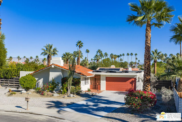 566 N Sunset Way, Palm Springs CA: https://media.crmls.org/mediaz/0b00819c-a74e-42d7-b1e6-2d5612c0a49e.jpg