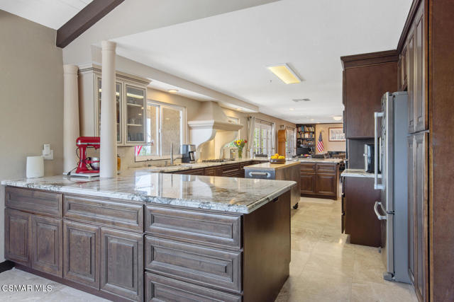 3166 Sycamore Drive, Simi Valley CA: https://media.crmls.org/mediaz/0b00899b-225d-4351-89e9-2d08bbcf2b60.jpg