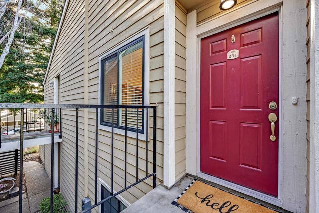 254 Eastridge Dr, San Ramon CA: https://media.crmls.org/mediaz/0b01115d-5bf4-47d9-b2d0-72b7ea1e7076.jpg