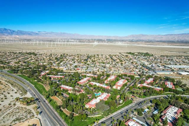 675 N Los Felices W Circle, Palm Springs CA: https://media.crmls.org/mediaz/0b011fa8-81b1-4f63-8610-6ef3a10b9e5e.jpg